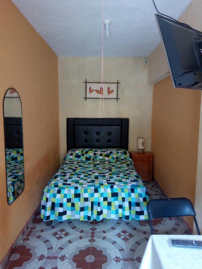 Hospedaje Casa Cortes - Recamaras De Descanso, Tepoztlan Mor - No Contamos Con Estacionamiento المظهر الخارجي الصورة